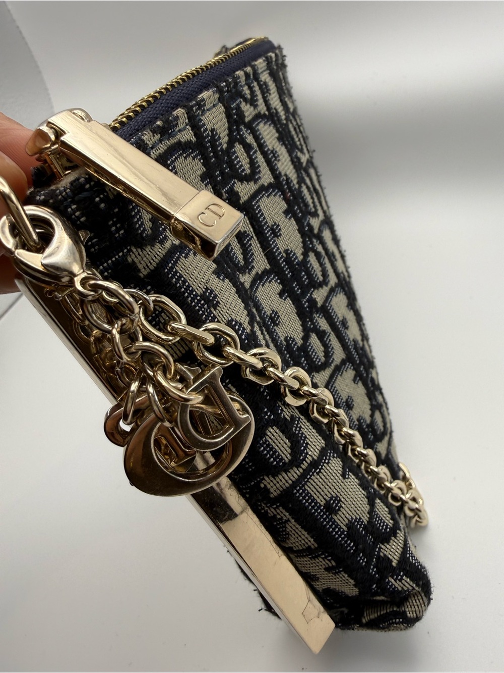 Designer Inspired Black & Cream Shoulder Bag - Picture 5 of 8